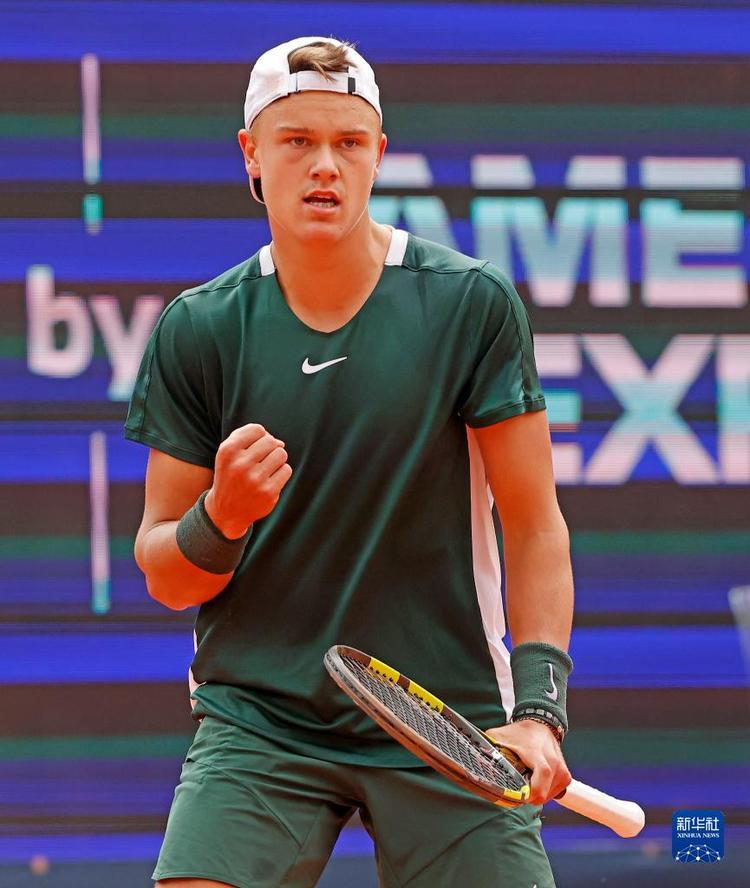 尤其是右后 尤其是右后