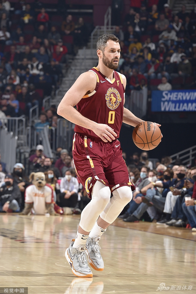 瓜帅向球员 瓜帅向球员